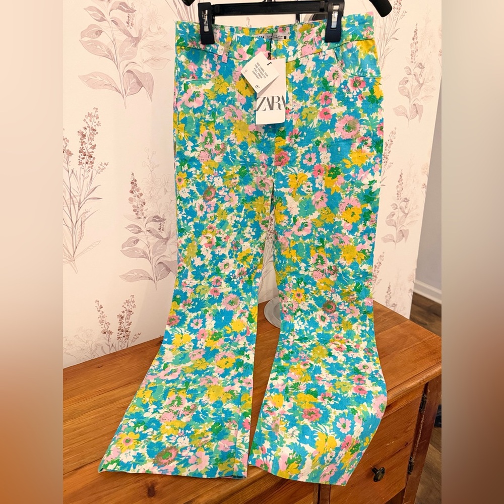 NWT / ZARA Floral Linen Flared Crop Pants Size M